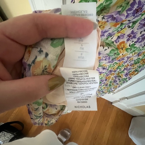 NICHOLAS | DANIELLE DRESS IN WHISTLEDOWN | FLORAL PLUNGING V-NECK | SIZE US 4 - Picture 12 of 12